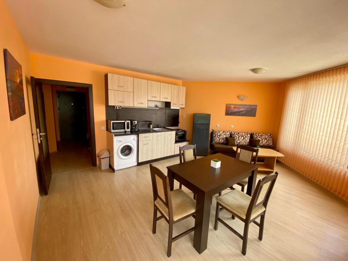 Cozy Apartment In The Center Of Primorsko Extérieur photo
